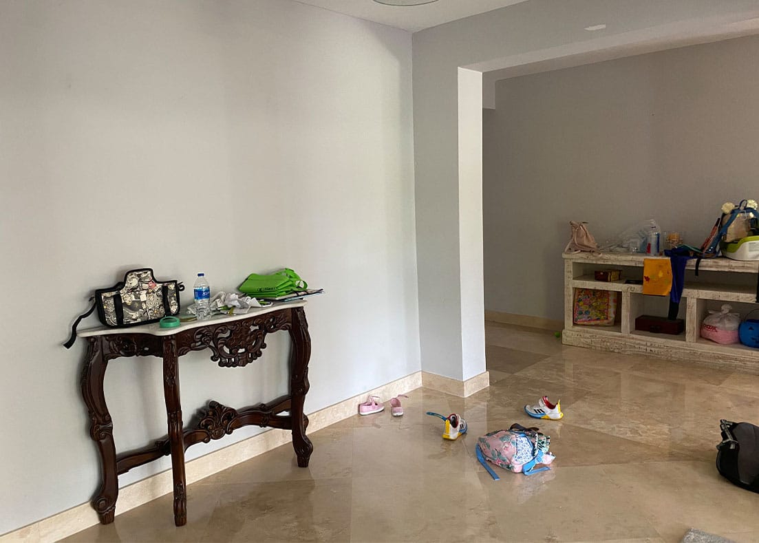 1_0003_forever before 2 Modular Business Office - view of the front porch with wooden roof, designed by Beatrice Leupold