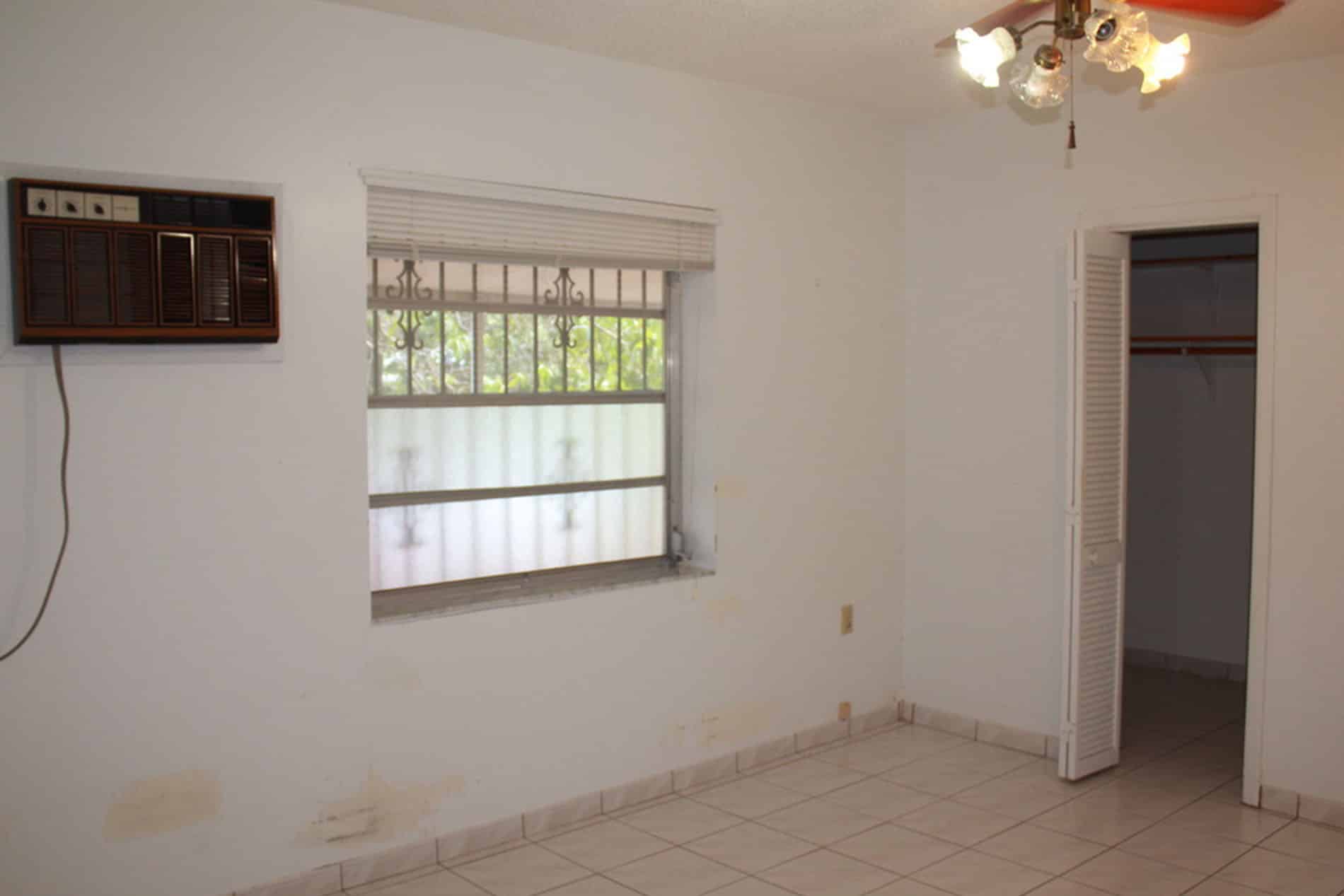 3_0003_coconut before 5 Modular Business Office - view of the front porch with wooden roof, designed by Beatrice Leupold