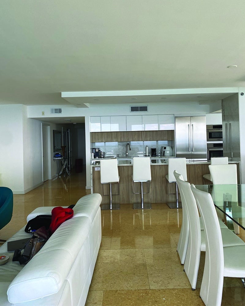 Untitled-2_0005_beach before 1 Modular Business Office - view of the front porch with wooden roof, designed by Beatrice Leupold